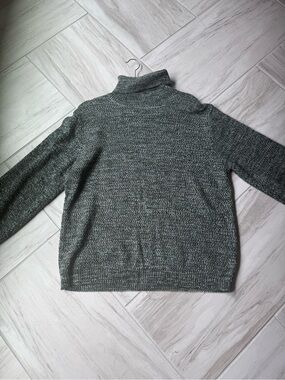 Zenana Outfitters Turtleneck Sweater - Green and white